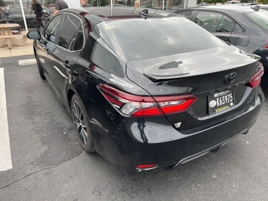 2024 Toyota Camry SE photo 1