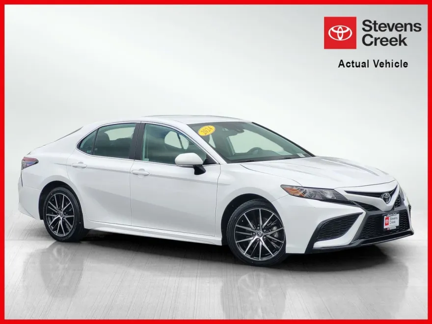 2024 Toyota Camry SE photo 1