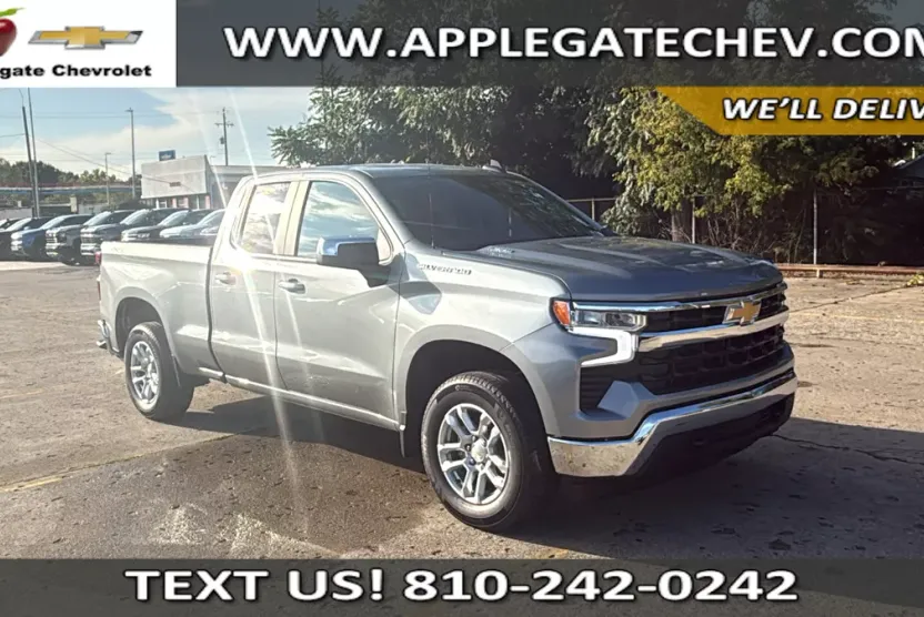 2026 Chevrolet Silverado 1500 LT photo 1