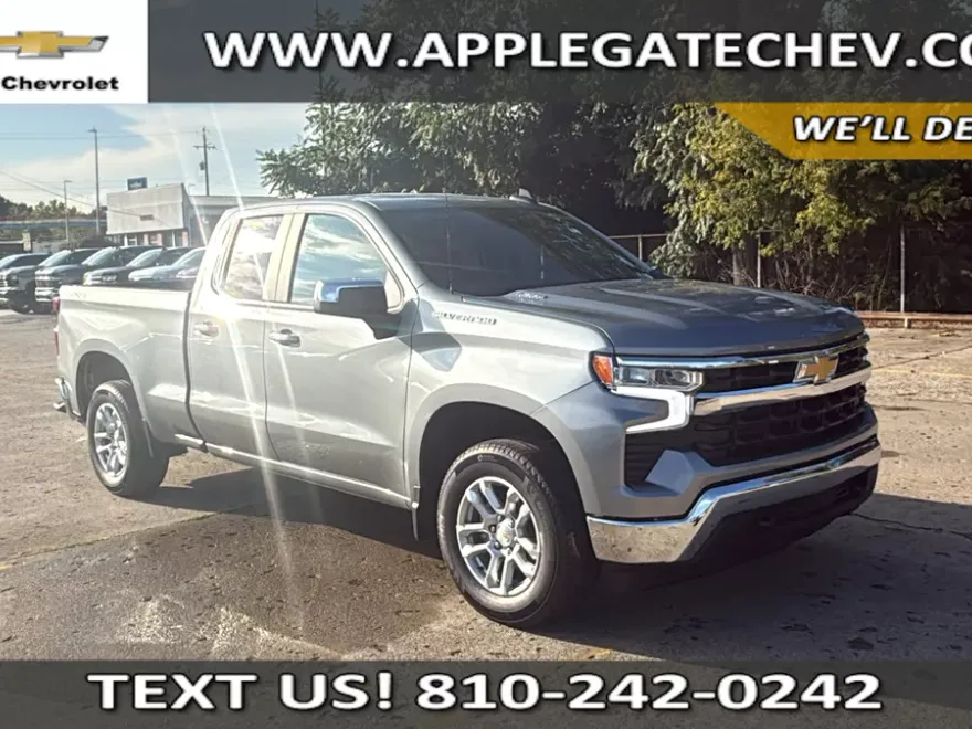2026 Chevrolet Silverado 1500 LT photo 1