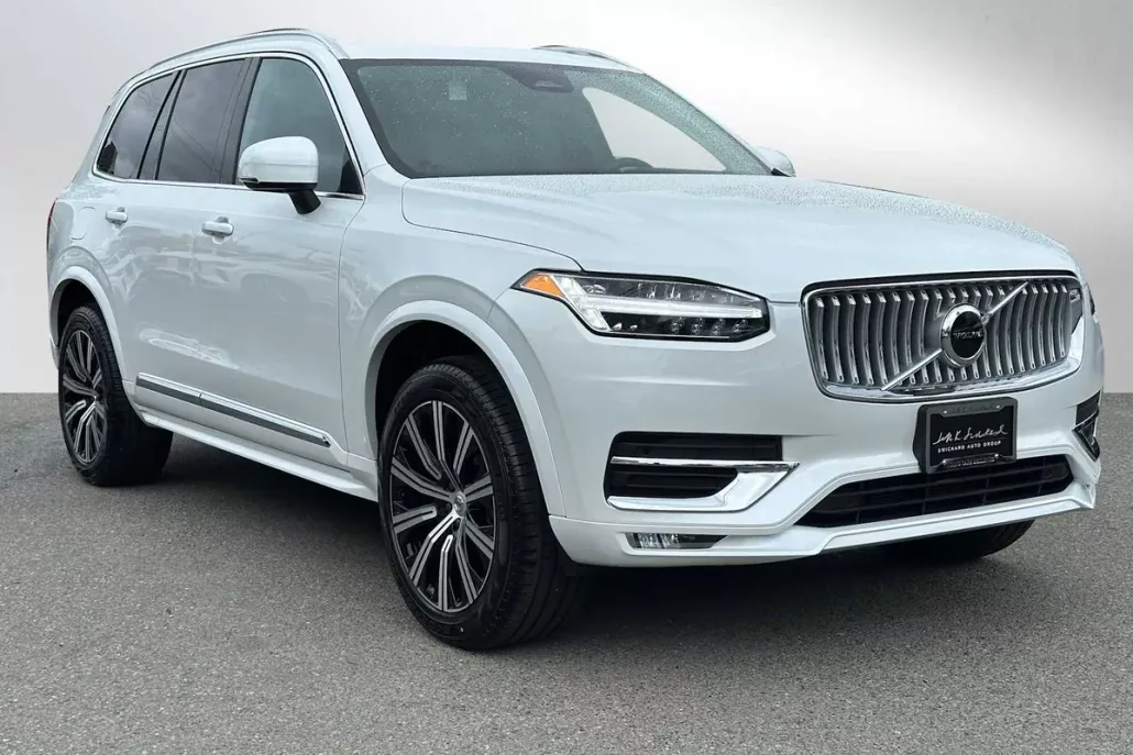 2025 Volvo XC90 B5 Core photo 1