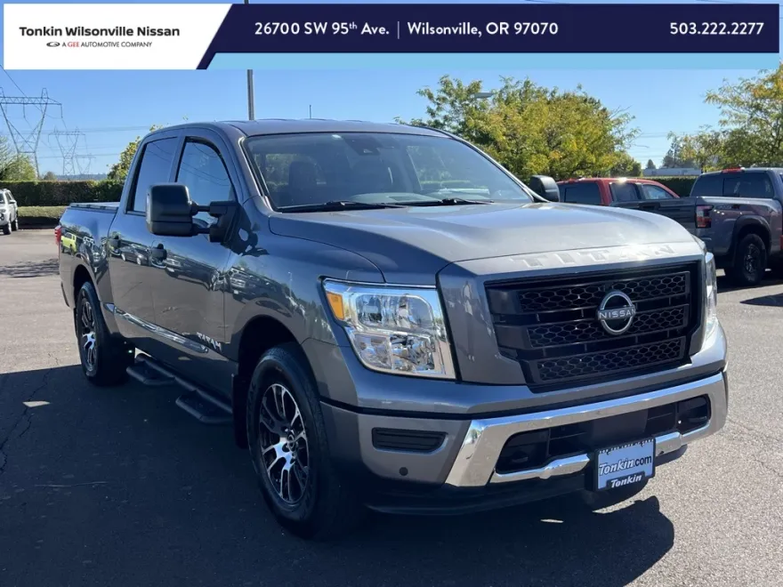2023 Nissan Titan SV photo 1
