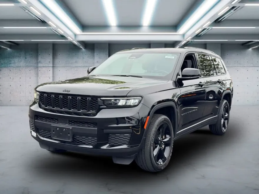 2022 Jeep Grand Cherokee Altitude photo 1