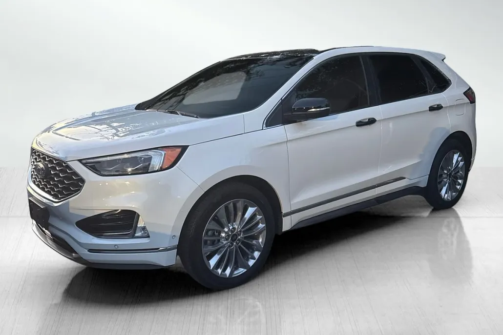 2020 Ford Edge Titanium photo 1
