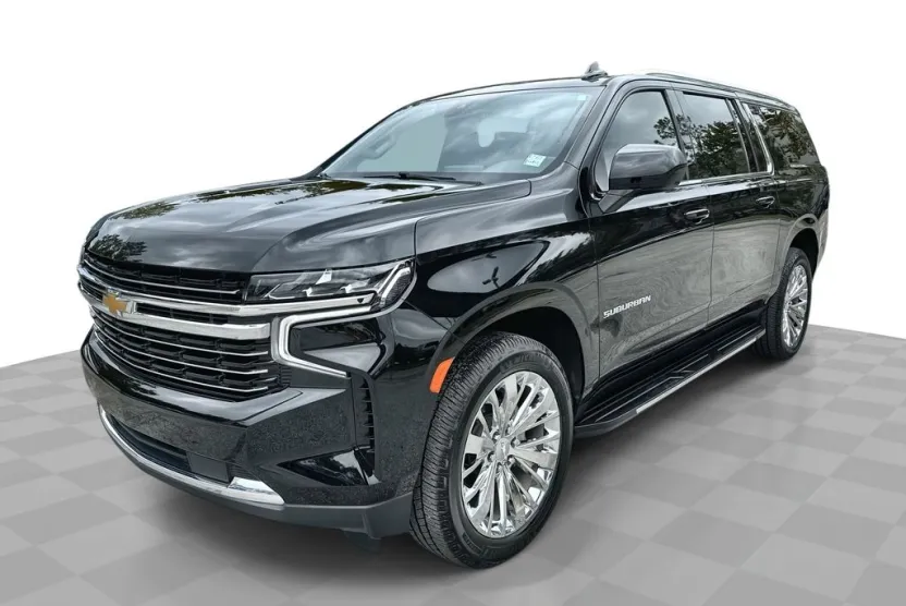 2021 Chevrolet Suburban LT photo 1