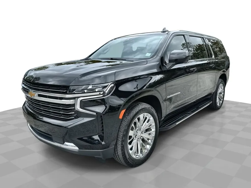 2021 Chevrolet Suburban LT photo 1