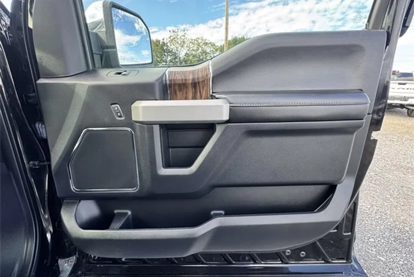 2020 Ford F-150 Lariat photo 1