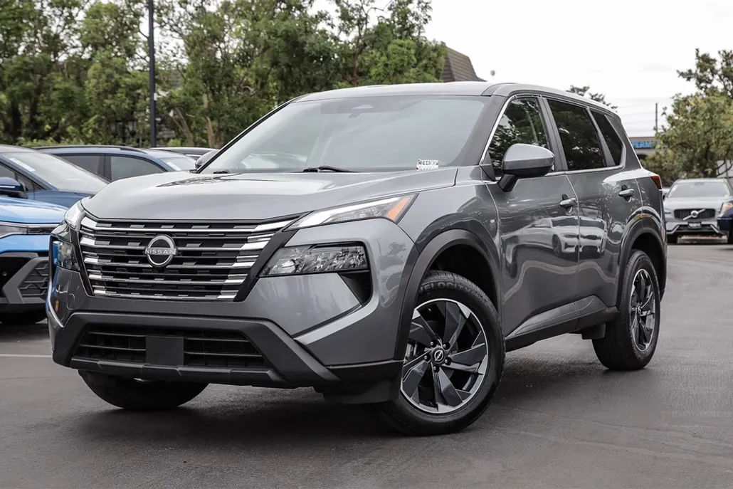 2024 Nissan Rogue SV photo 1