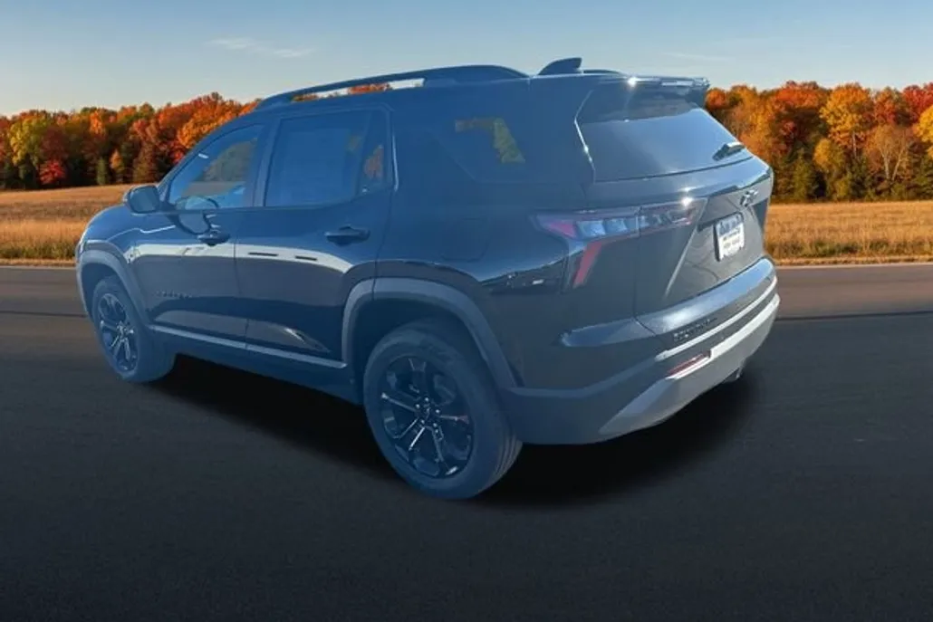 2026 Chevrolet Equinox LT photo 1