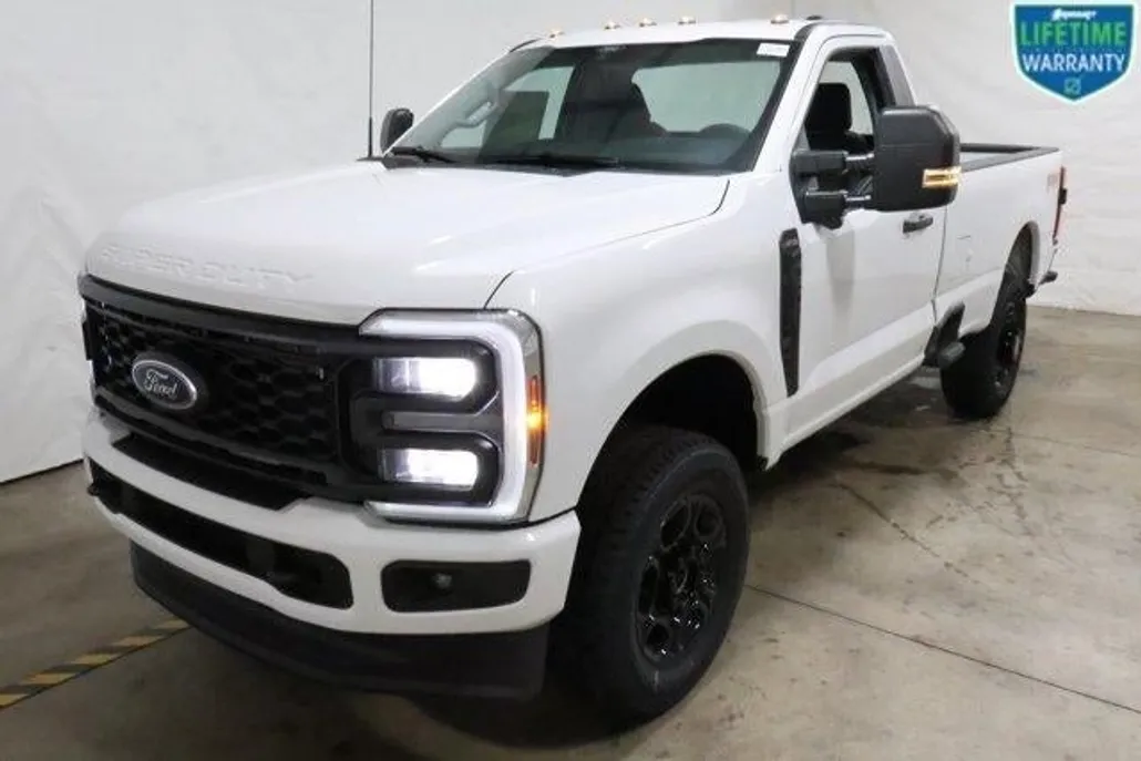 2025 Ford F-350 XL photo 1