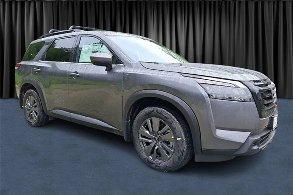 2025 Nissan Pathfinder SV photo 1