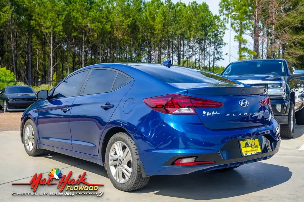 2020 Hyundai Elantra SEL photo 1