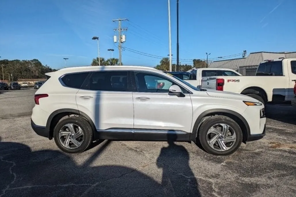 2022 Hyundai Santa Fe SEL photo 1