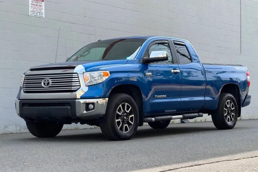 2017 Toyota Tundra Limited photo 1