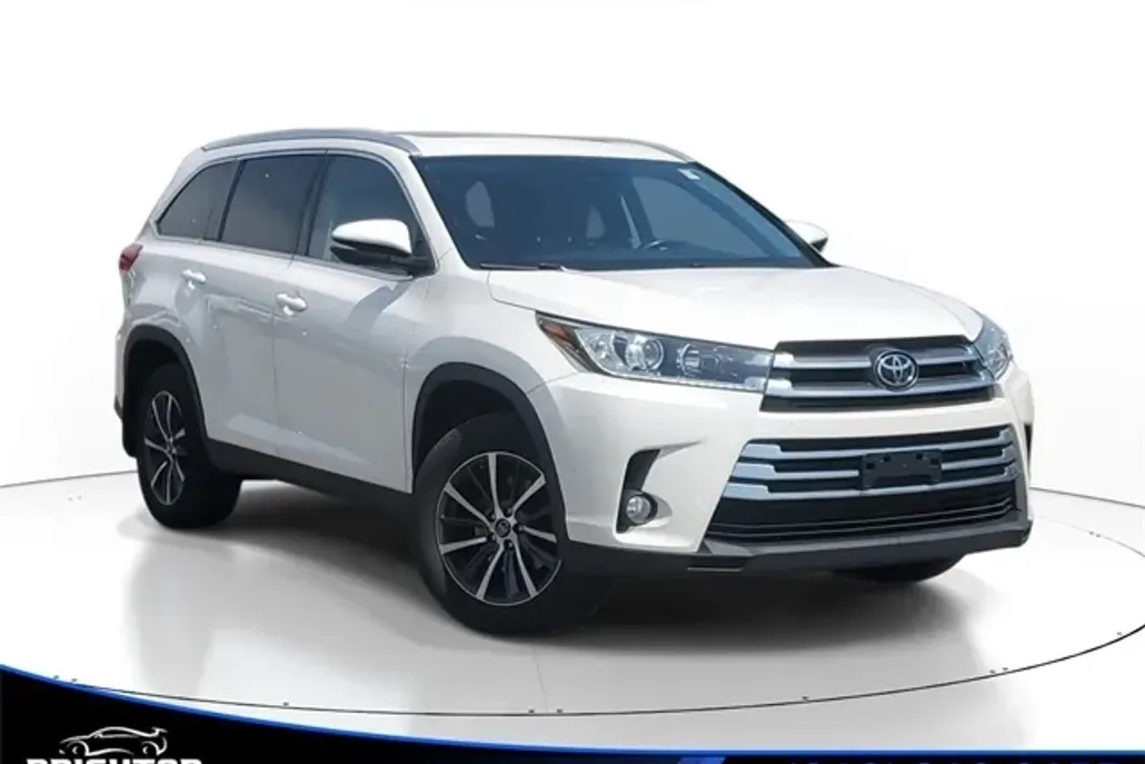 2019 Toyota Highlander XLE photo 1