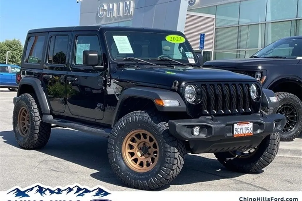 2023 Jeep Wrangler Sport S photo 1
