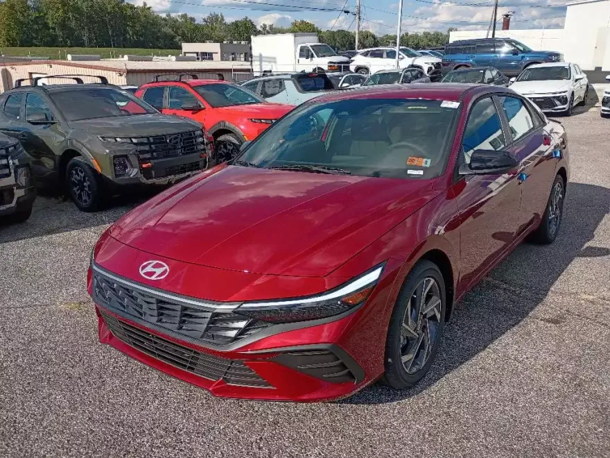2025 Hyundai Elantra SEL Sport photo 1