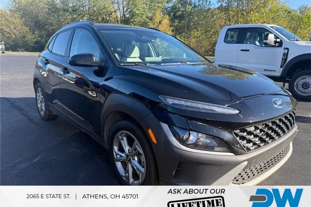 2022 Hyundai Kona SEL photo 1