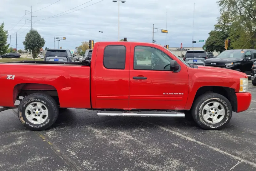 2009 Chevrolet Silverado 1500 LT photo 1