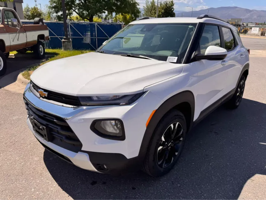 2023 Chevrolet Trailblazer LT photo 1