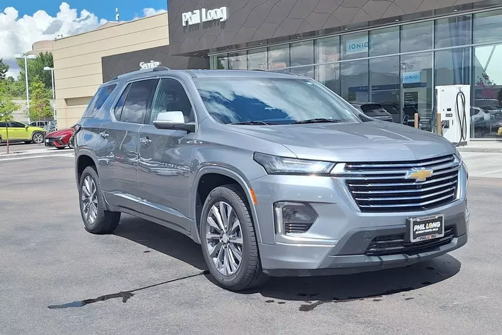 2023 Chevrolet Traverse Premier photo 1