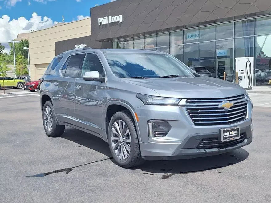 2023 Chevrolet Traverse Premier photo 1