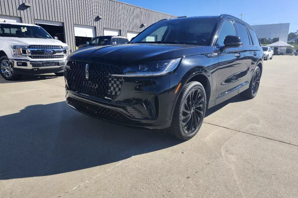 2025 Lincoln Aviator Reserve photo 1
