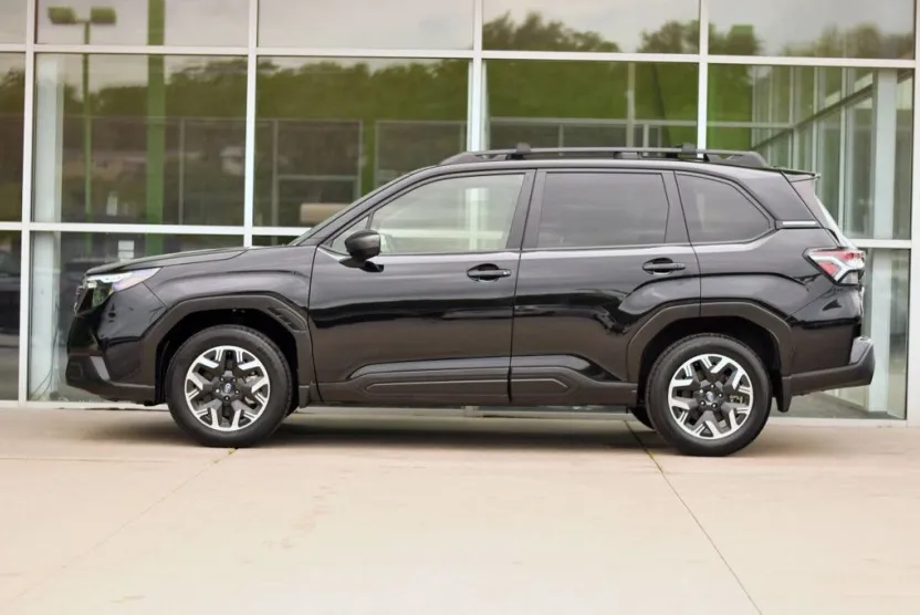 2025 Subaru Forester Premium Base photo 1