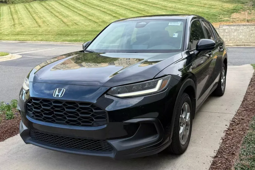 2023 Honda HR-V LX photo 1
