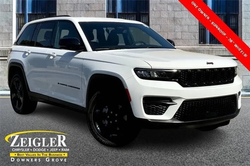 2023 Jeep Grand Cherokee Laredo Altitude X photo 1