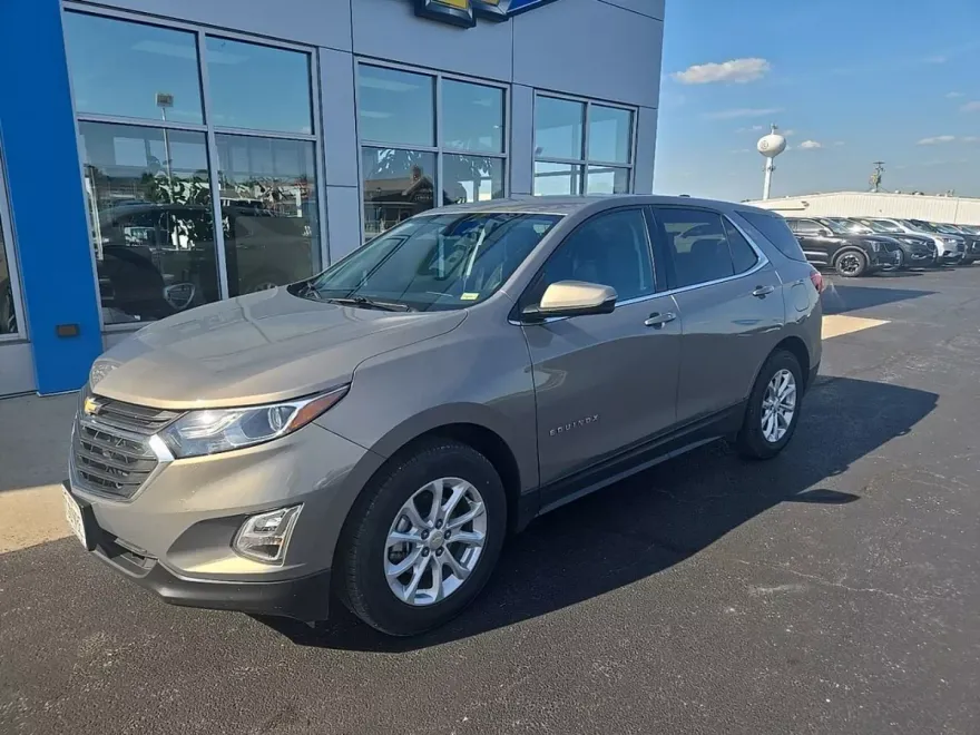 2018 Chevrolet Equinox LT photo 1