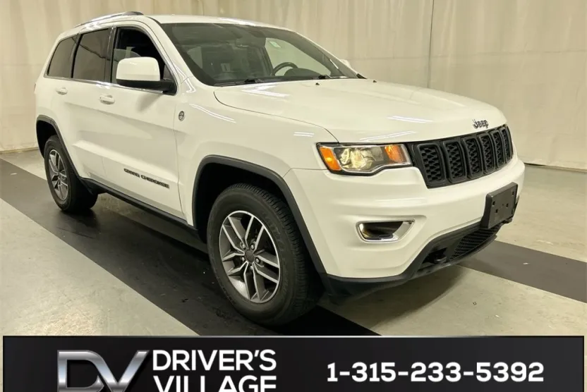 2020 Jeep Grand Cherokee Laredo photo 1