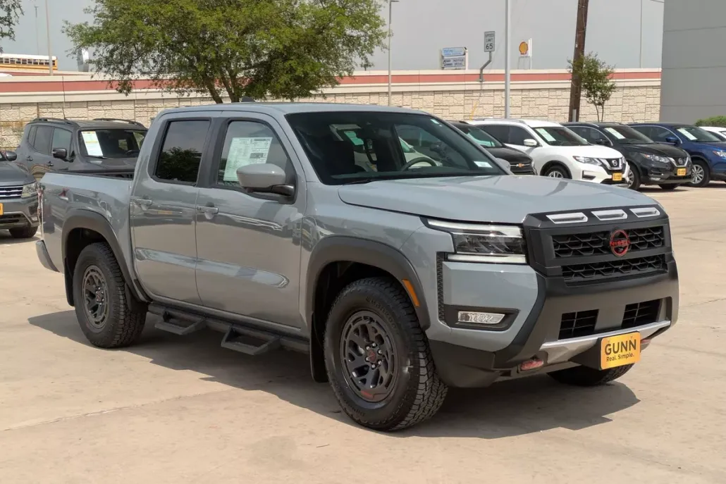 2025 Nissan Frontier Crew Cab PRO-X photo 1