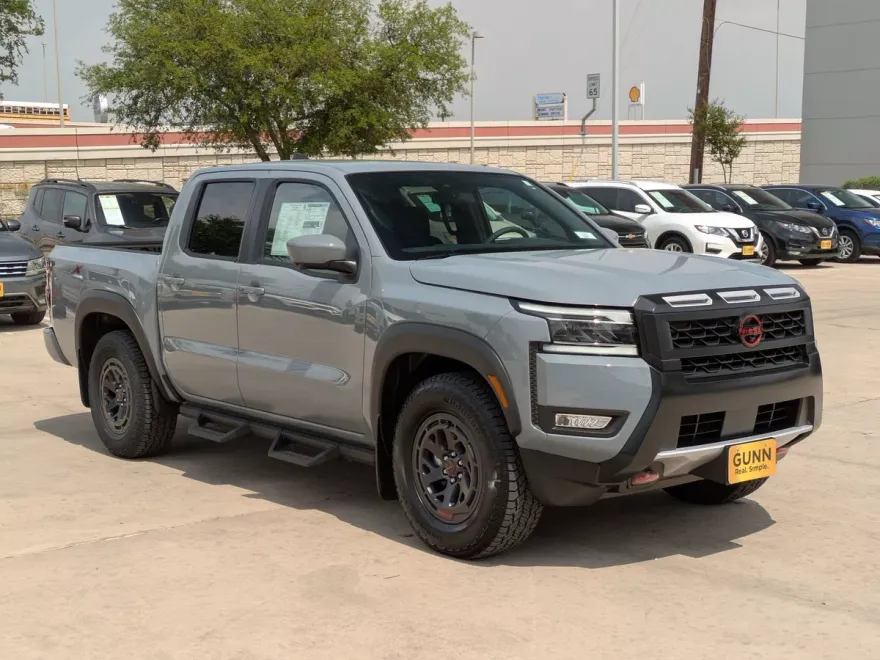 2025 Nissan Frontier Crew Cab PRO-X photo 1