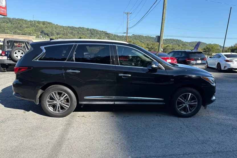 2018 Infiniti QX60 Base AWD photo 1