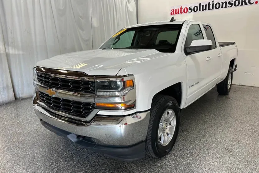 2018 Chevrolet Silverado 1500 LT photo 1