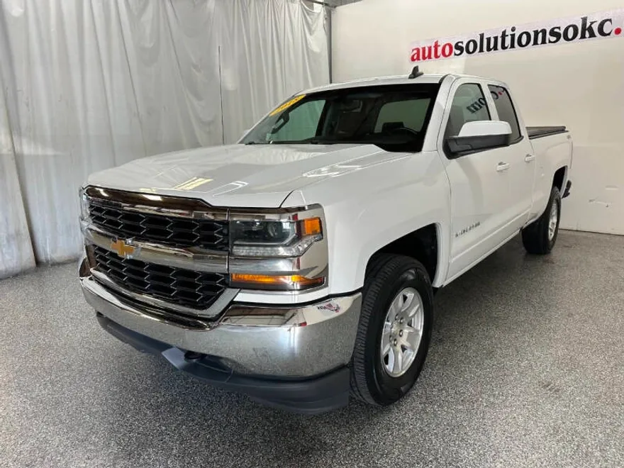 2018 Chevrolet Silverado 1500 LT photo 1