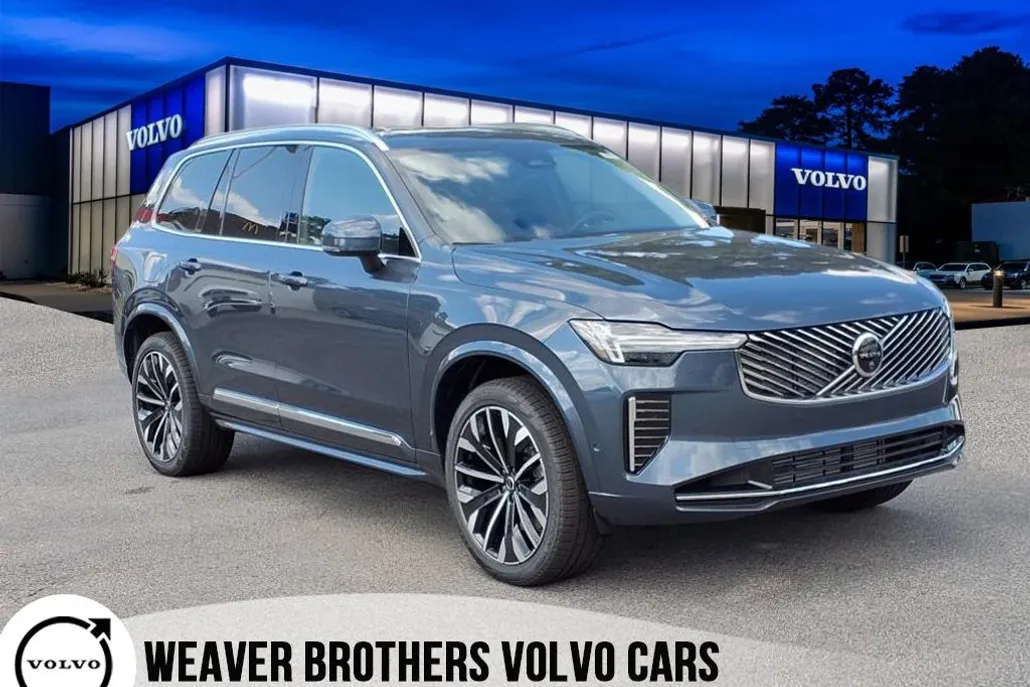 2026 Volvo XC90 T8 Plus photo 1