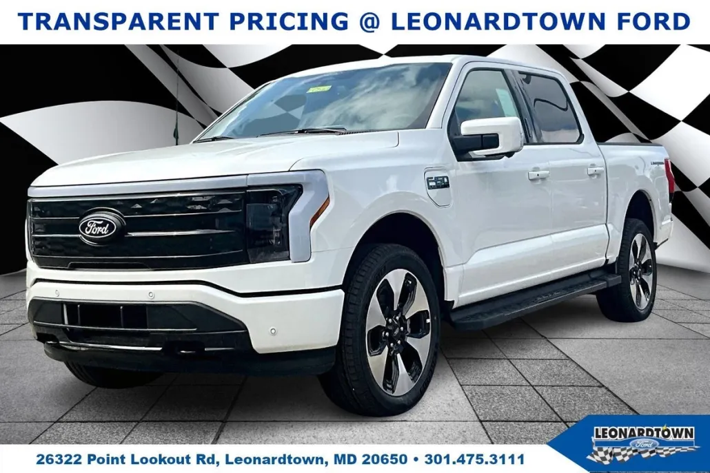 2025 Ford F-150 Lightning Platinum photo 1