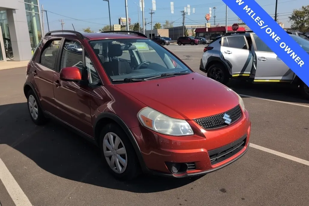 2011 Suzuki SX4 photo 1