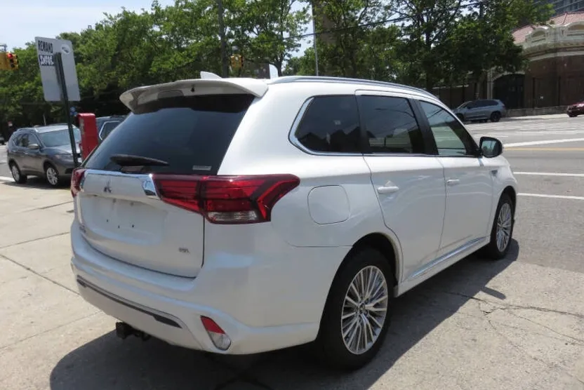 2020 Mitsubishi Outlander SEL GT LE SE photo 1