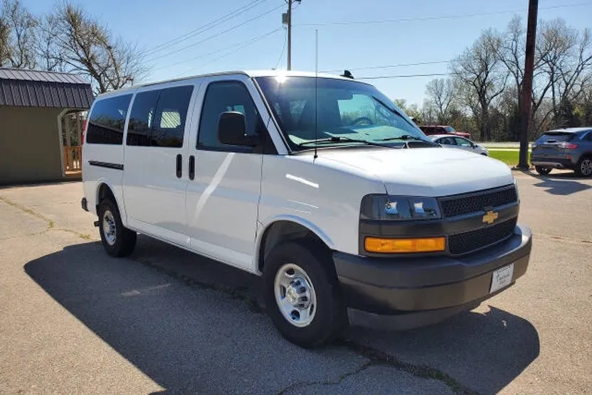 2023 Chevrolet Express LS 3500 Passenger photo 1