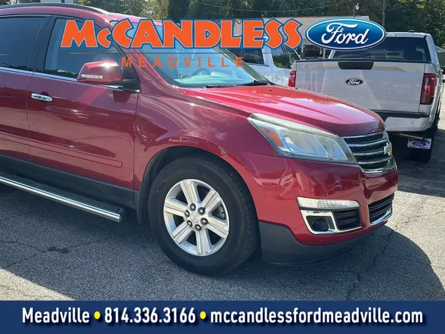 2014 Chevrolet Traverse 1LT photo 2