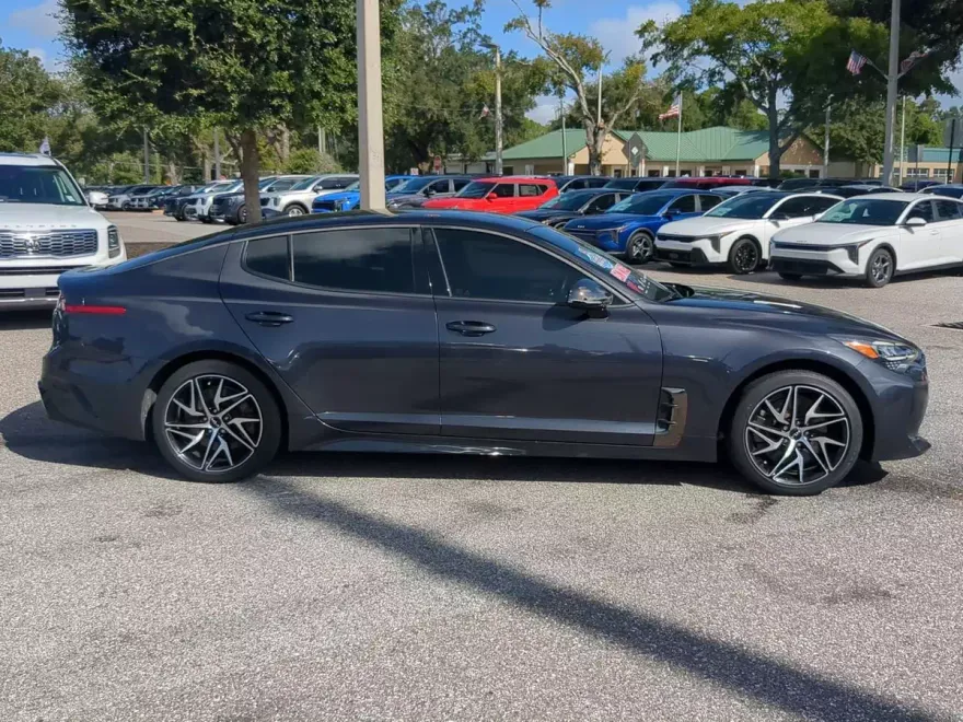 2023 Kia Stinger GT-Line photo 1