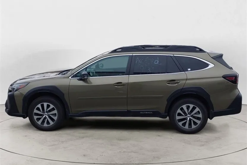 2025 Subaru Outback Premium photo 1