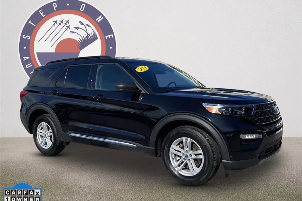 2024 Ford Explorer XLT photo 1