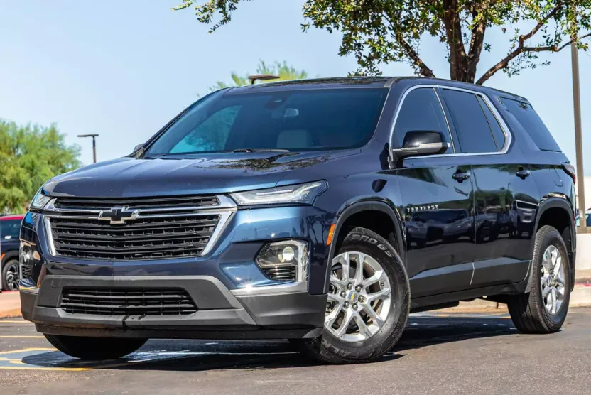 2022 Chevrolet Traverse LS photo 1