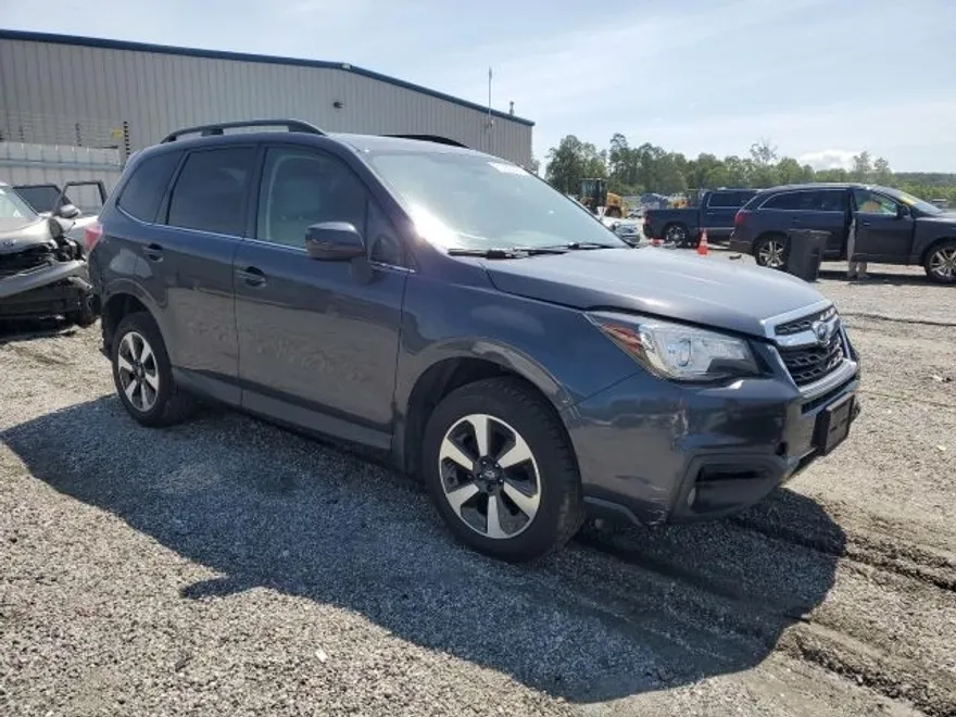 2017 Subaru Forester 2.5i Limited photo 1