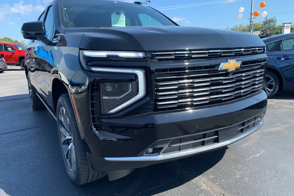 2026 Chevrolet Suburban High Country photo 1