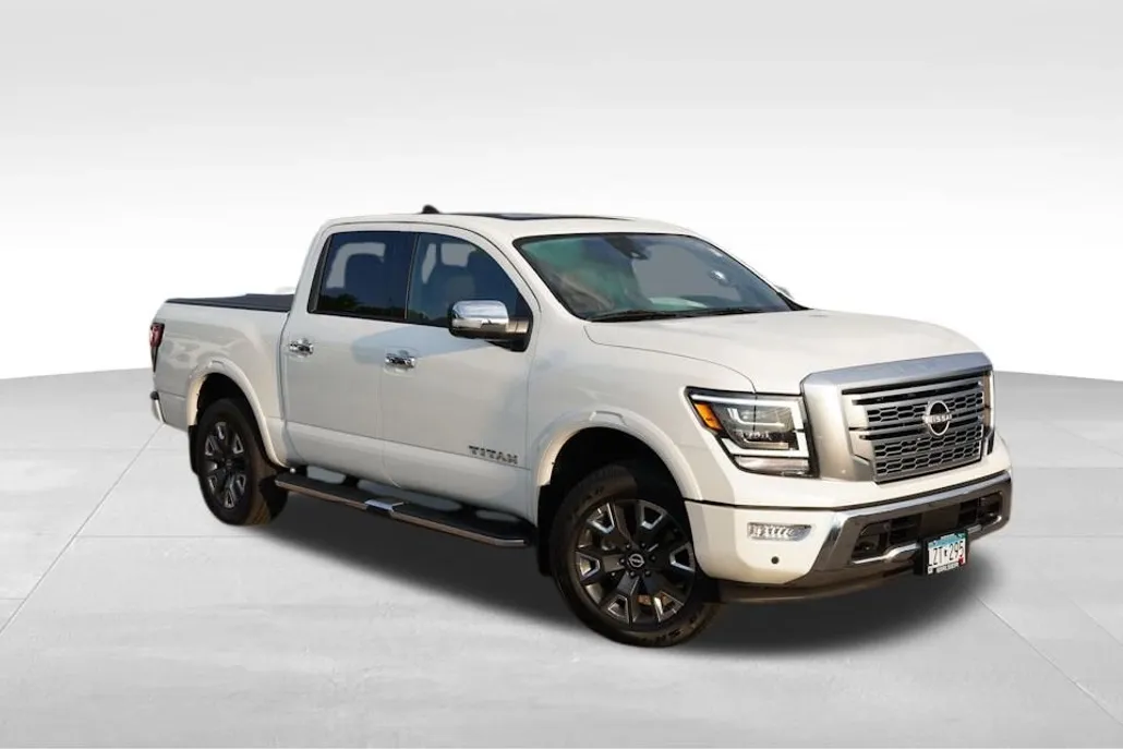 2024 Nissan Titan Platinum Reserve photo 1